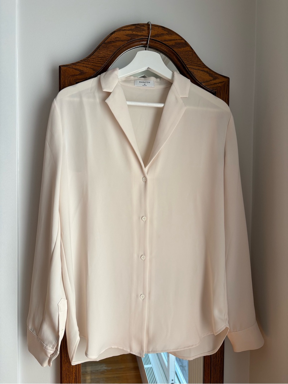 Aritzia Babaton Monocle Long Sleeve Button Up Top